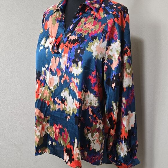 SIEANE Women's Graffiti Printed V Neck Puff Sleeve Blouse Casual bohemian shirts - Picture 4 of 9